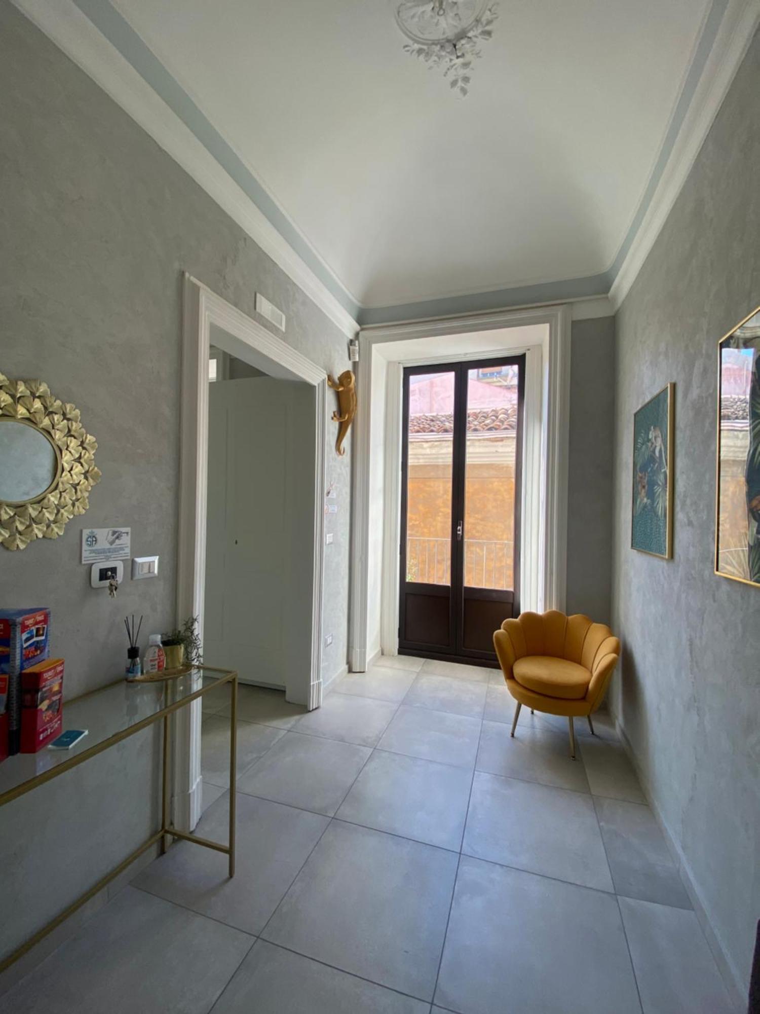 Superior Apartment Катания Екстериор снимка
